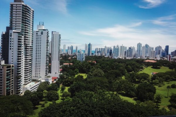 Cuáles son las razones para invertir en el extranjero Una mirada hacia el mercado inmobiliario de Panamá
